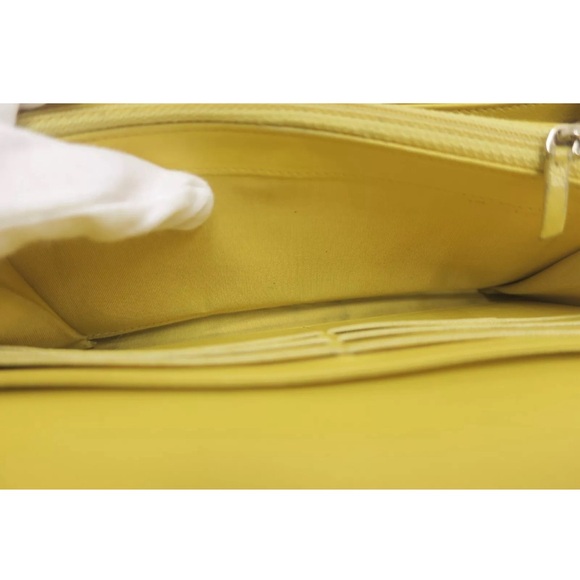 Authentic CHANEL CC Chevron V Stitch Leather Bifold Long Wallet 💝 - Picture 9 of 11